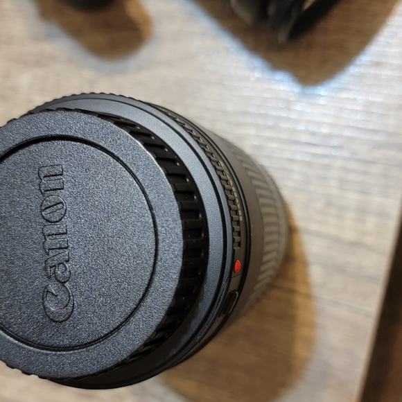 Canon EOS Rebel T5 - Picture 5 of 11